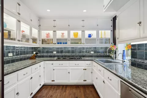 Kitchen - 257 E Delaware Pl #3, Chicago, IL 60611 photo 2 of 4