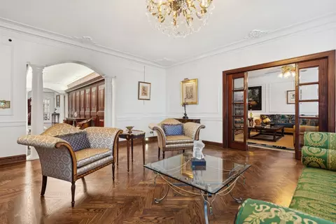 Living - 257 E Delaware Pl #3, Chicago, IL 60611 photo 5 of 8
