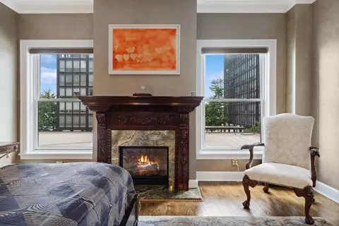 Bedroom - 257 E Delaware Pl #3, Chicago, IL 60611 photo 3 of 6