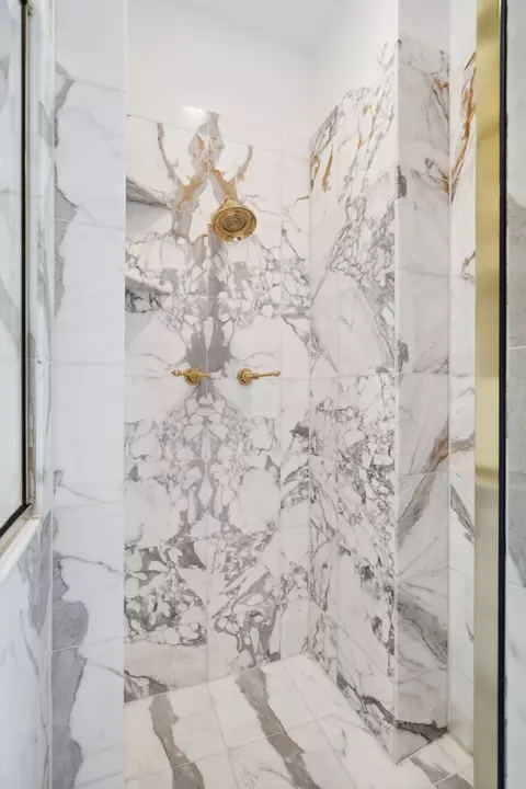Bath - 257 E Delaware Pl #3, Chicago, IL 60611 photo 5 of 9