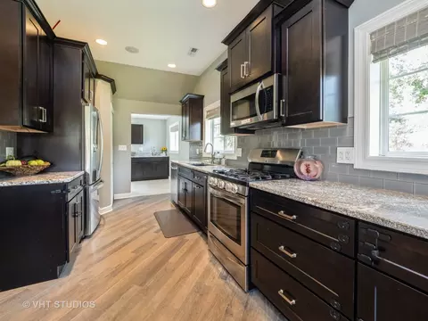 Kitchen - 119 Valley View Dr, Mchenry, IL 60050 photo 2 of 3