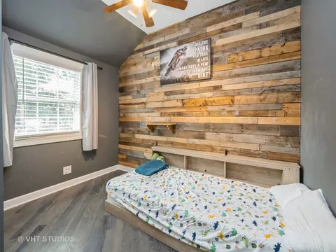 Bedroom - 119 Valley View Dr, Mchenry, IL 60050 photo 2 of 3