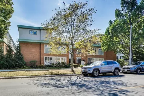 605 South Blvd #D, Oak Park, IL 60302