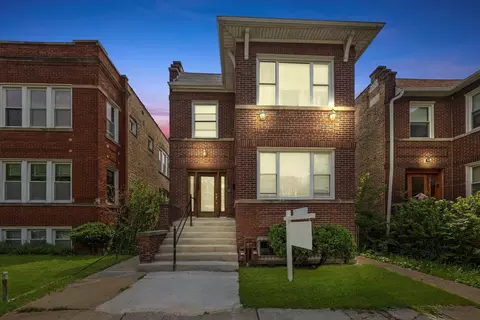 3089 N Haussen Ct, Chicago, IL 60618