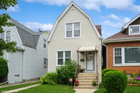 4718 W Waveland Ave, Chicago, IL 60641