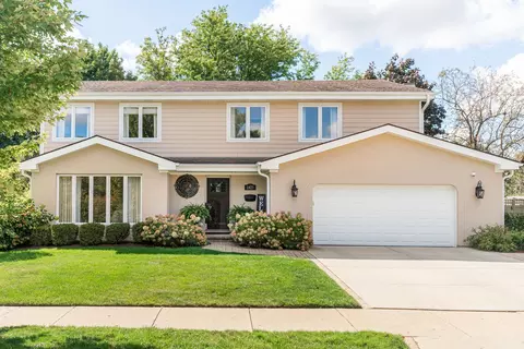 1425 W White Oak St, Arlington Heights, IL 60005