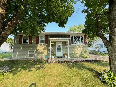 1606 N Jefferson Ave, Dixon, IL 61021