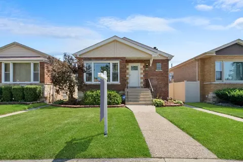 8125 S Albany Ave, Chicago, IL 60652