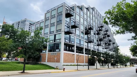 61 W 15th St #507, Chicago, IL 60605