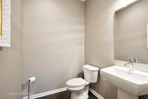 819 Lee St, Des Plaines, IL 60016 photo 9