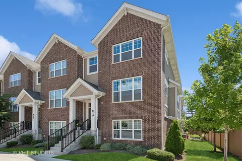 819 Lee St, Des Plaines, IL 60016