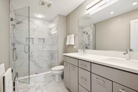 819 Lee St, Des Plaines, IL 60016 photo 11