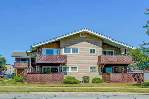 7905 164th Ct #6, Tinley Park, IL 60477