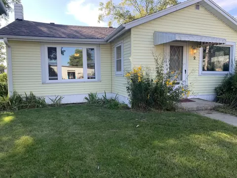 2 Lincoln St, Harvard, IL 60033