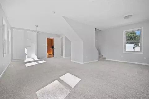 Living - 810 E Lincoln St, Bloomington, IL 61701 photo 2 of 3