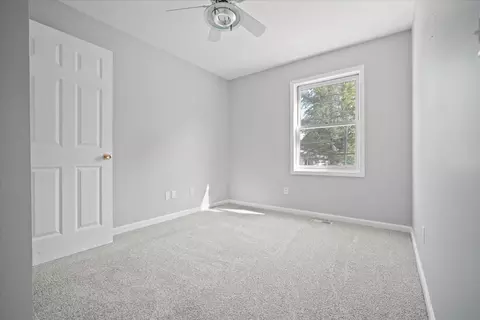 Bedroom - 810 E Lincoln St, Bloomington, IL 61701 photo 1 of 3