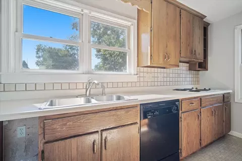 Kitchen - 810 E Lincoln St, Bloomington, IL 61701 photo 3 of 3