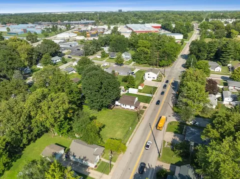 View/Area - 810 E Lincoln St, Bloomington, IL 61701 photo 1 of 4