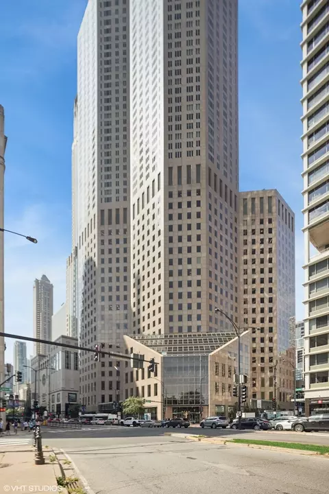 950 N Michigan Ave #2505, Chicago, IL 60611