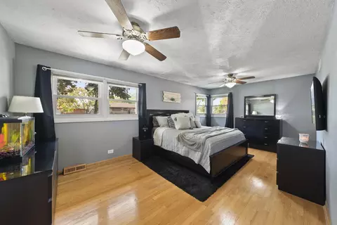 Other - 943 N Sumner St, Addison, IL 60101 photo 1 of 7