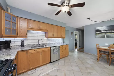 Kitchen - 943 N Sumner St, Addison, IL 60101 photo 2 of 3