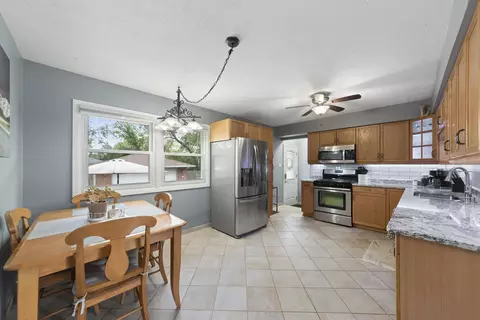Kitchen - 943 N Sumner St, Addison, IL 60101 photo 3 of 3