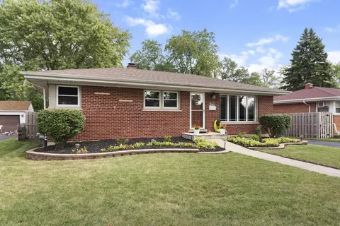 943 N Sumner St, Addison, IL 60101