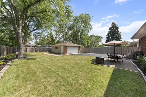 Exterior - 943 N Sumner St, Addison, IL 60101 photo 3 of 5