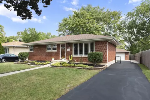 Exterior - 943 N Sumner St, Addison, IL 60101 photo 2 of 5