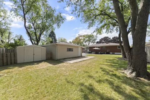 Exterior - 943 N Sumner St, Addison, IL 60101 photo 5 of 5