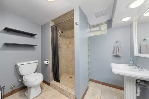 Bath - 943 N Sumner St, Addison, IL 60101 photo 2 of 2