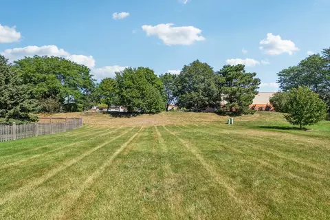 Exterior - 2832 Mapleside Ct, Aurora, IL 60502 photo 5 of 6