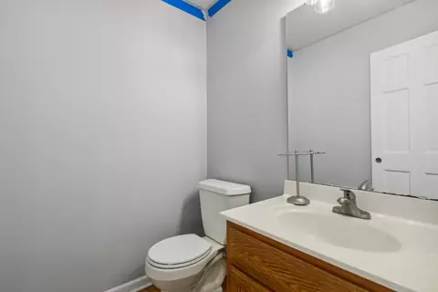 Bath - 2832 Mapleside Ct, Aurora, IL 60502 photo 1 of 4