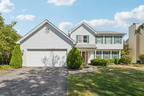 2832 Mapleside Ct, Aurora, IL 60502