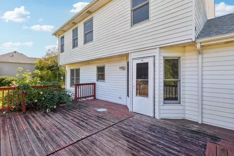 Exterior - 2832 Mapleside Ct, Aurora, IL 60502 photo 2 of 6