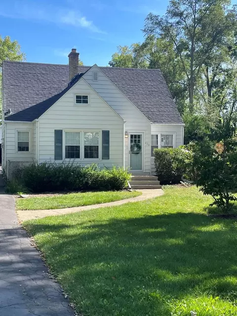 422 Harden St, Antioch, IL 60002