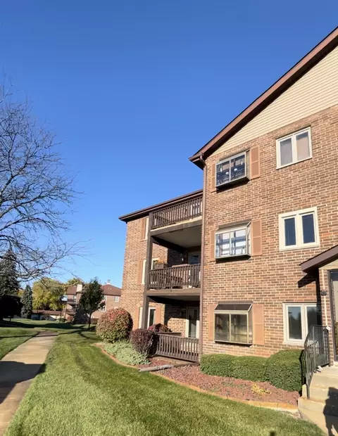 17218 Ridgeland Ave #214, Tinley Park, IL 60477