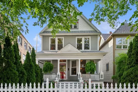 1443 W Wilson Ave, Chicago, IL 60640