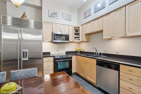 Kitchen - 59 E Cedar St #1A-1B, Chicago, IL 60611 photo 2 of 2