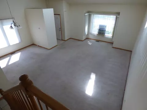 Living - 331 N Weston Ave #331, Elgin, IL 60123 photo 2 of 3