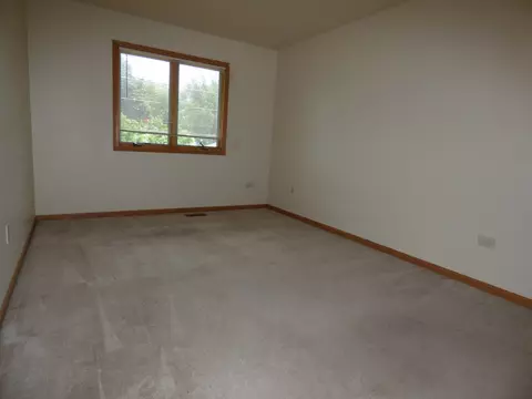 Bedroom - 331 N Weston Ave #331, Elgin, IL 60123 photo 2 of 2