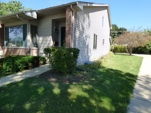 331 N Weston Ave #331, Elgin, IL 60123