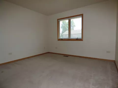Bedroom - 331 N Weston Ave #331, Elgin, IL 60123 photo 1 of 2