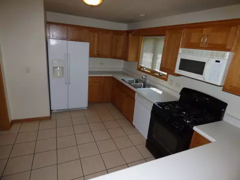 Kitchen - 331 N Weston Ave #331, Elgin, IL 60123 photo 1 of 1