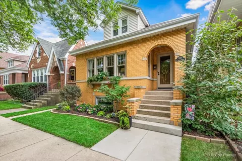 5220 N Larned Ave, Chicago, IL 60630