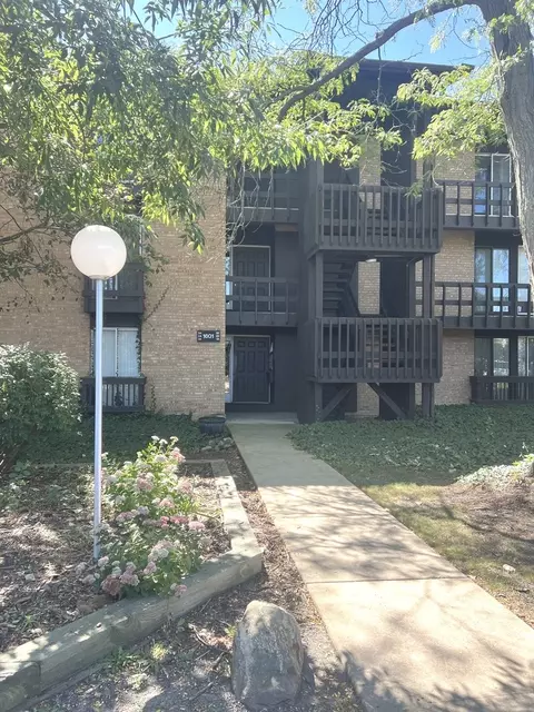 1601 Maple Ter #3B, Lisle, IL 60532