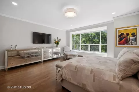 Bedroom - 270 E Pearson St #403, Chicago, IL 60611 photo 2 of 3