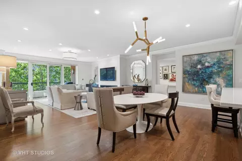 Dining - 270 E Pearson St #403, Chicago, IL 60611 photo 1 of 2