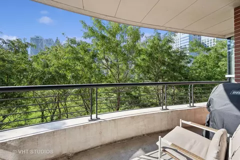 Exterior - 270 E Pearson St #403, Chicago, IL 60611 photo 1 of 1