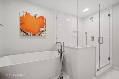 Bath - 270 E Pearson St #403, Chicago, IL 60611 photo 3 of 4